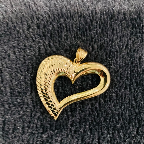 Real 18k Open Heart Pendant Saudi Gold VVSPL - Picture 3 of 10